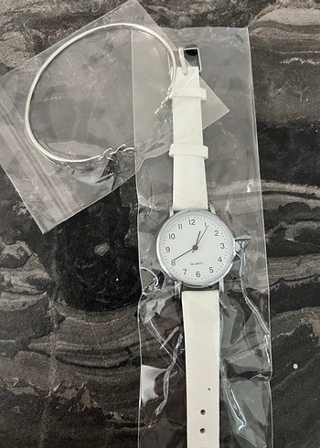 Beyaz Kayışlı Minimalist Kadın Saati ve Bileklik - Görsel 2