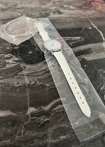 Beyaz Kayışlı Minimalist Kadın Saati ve Bileklik - Görsel 4