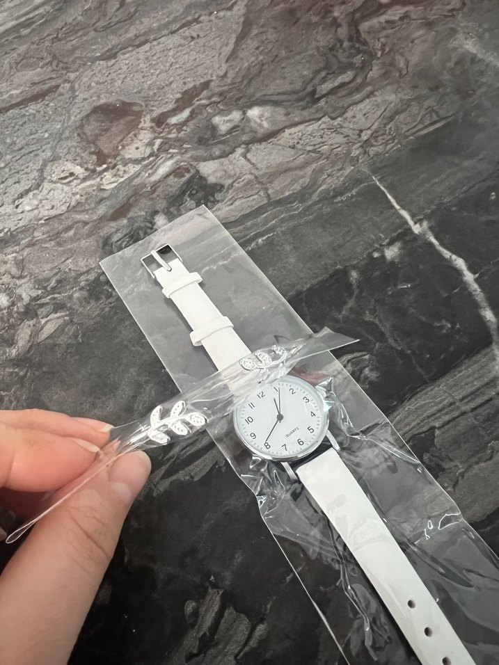 Beyaz Kayışlı Minimalist Kadın Saati ve Bileklik - Görsel 3