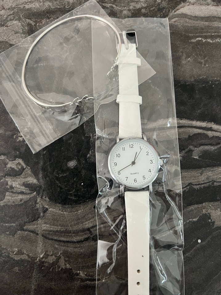 Beyaz Kayışlı Minimalist Kadın Saati ve Bileklik - Görsel 2