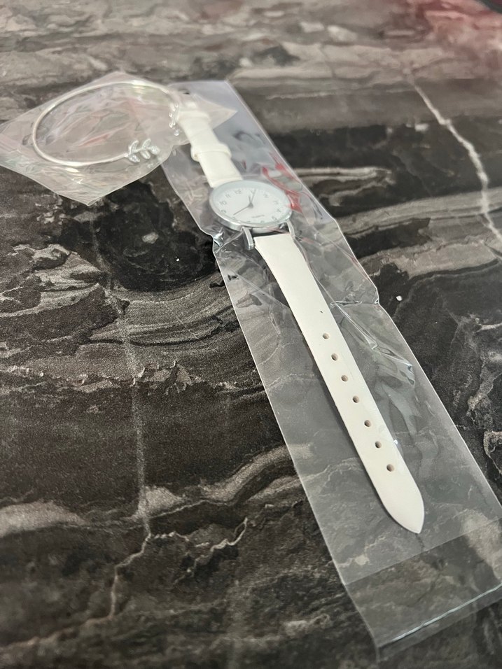 Beyaz Kayışlı Minimalist Kadın Saati ve Bileklik - Görsel 4
