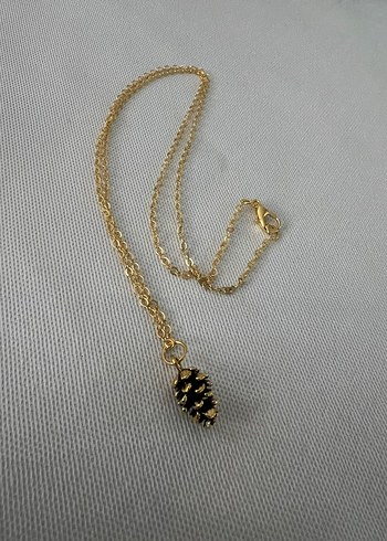 Kozalak desenli altın rengi kaplamalı kolye - Görsel 2