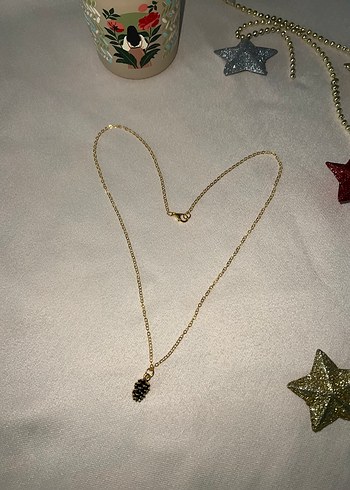 Kozalak desenli altın rengi kaplamalı kolye - Görsel 3