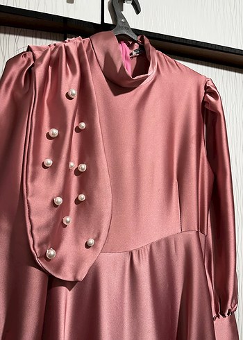 Pembe Parlak Düğmeli Uzun Kadın Elbisesi - Görsel 3