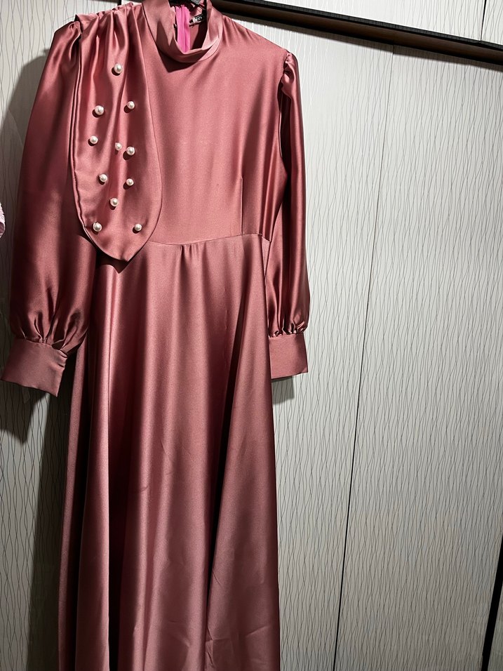 Pembe Parlak Düğmeli Uzun Kadın Elbisesi - Görsel 2