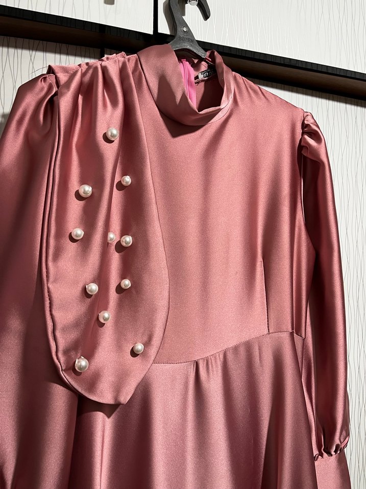 Pembe Parlak Düğmeli Uzun Kadın Elbisesi - Görsel 3