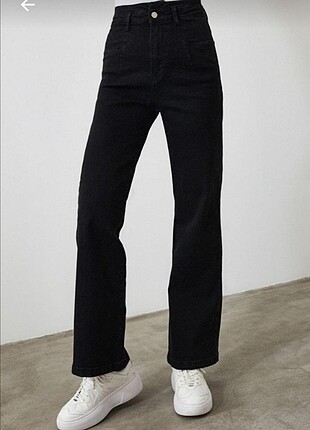  Wide Leg Jean