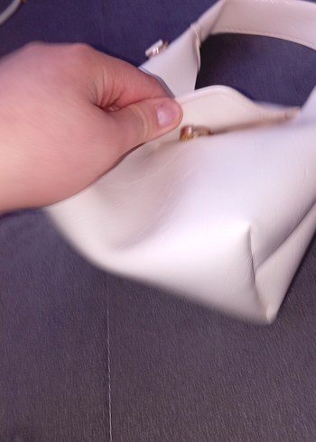 Deri Beyaz Kadın Çanta Fiyonk Detaylı - Görsel 4