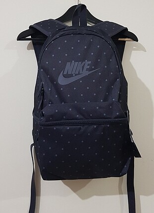 ORJINAL NIKE SIRT CANTASI.