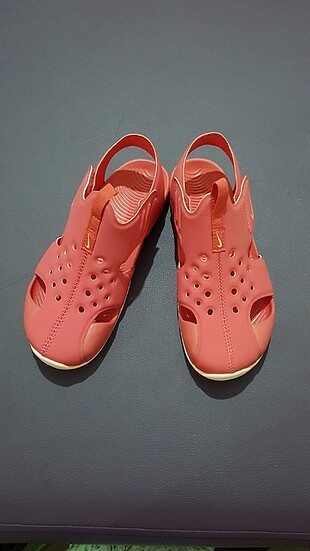 Nike 32 numara orijinal sandalet. 