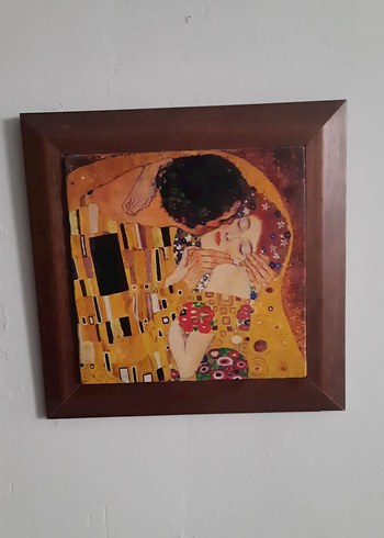 Kahverengi Çerçeveli Koyu Tonlu Tablo Gustav Klimbt Öpücük - Görsel 3