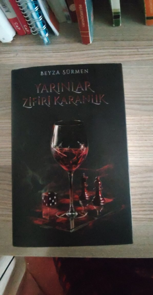 Yarınlar Zifiri Karanlık Roman - Görsel 2