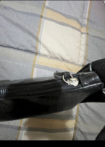 Kemer Detaylı Siyah Yılan Derisi Desenli Deri Çanta - Görsel 2