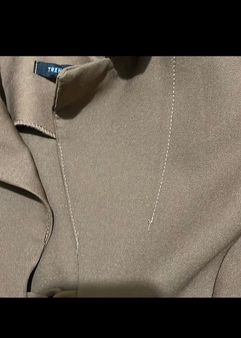 Trendyol Milla Kahverengi Süet V Yaka Kadın Bluz - Görsel 3