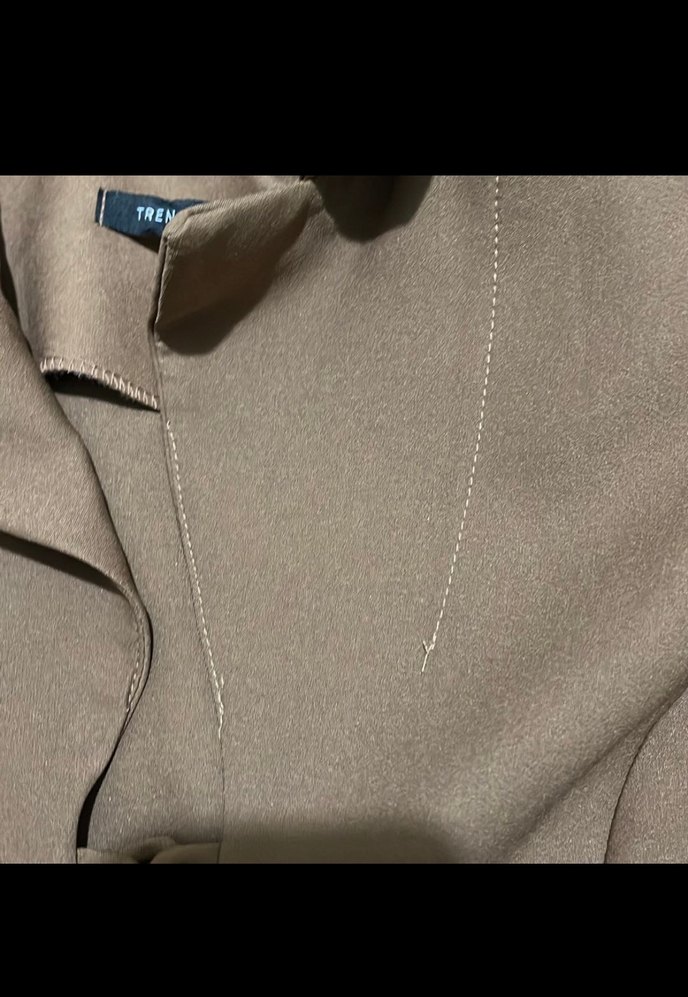 Trendyol Milla Kahverengi Süet V Yaka Kadın Bluz - Görsel 3