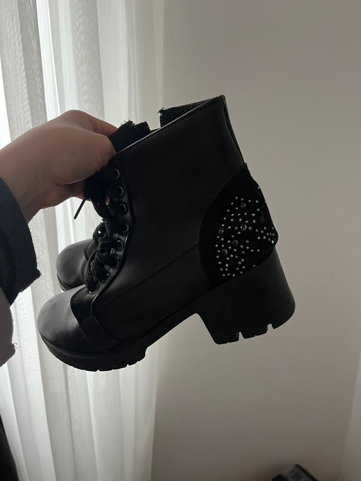 Siyah Deri Goth Blok Topuklu Bot - Görsel 4