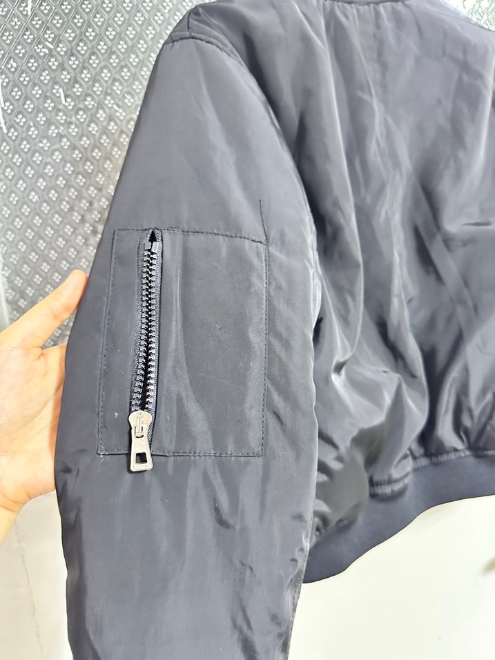 Siyah Kısa Fermuarlı Kadın Mont - Görsel 3