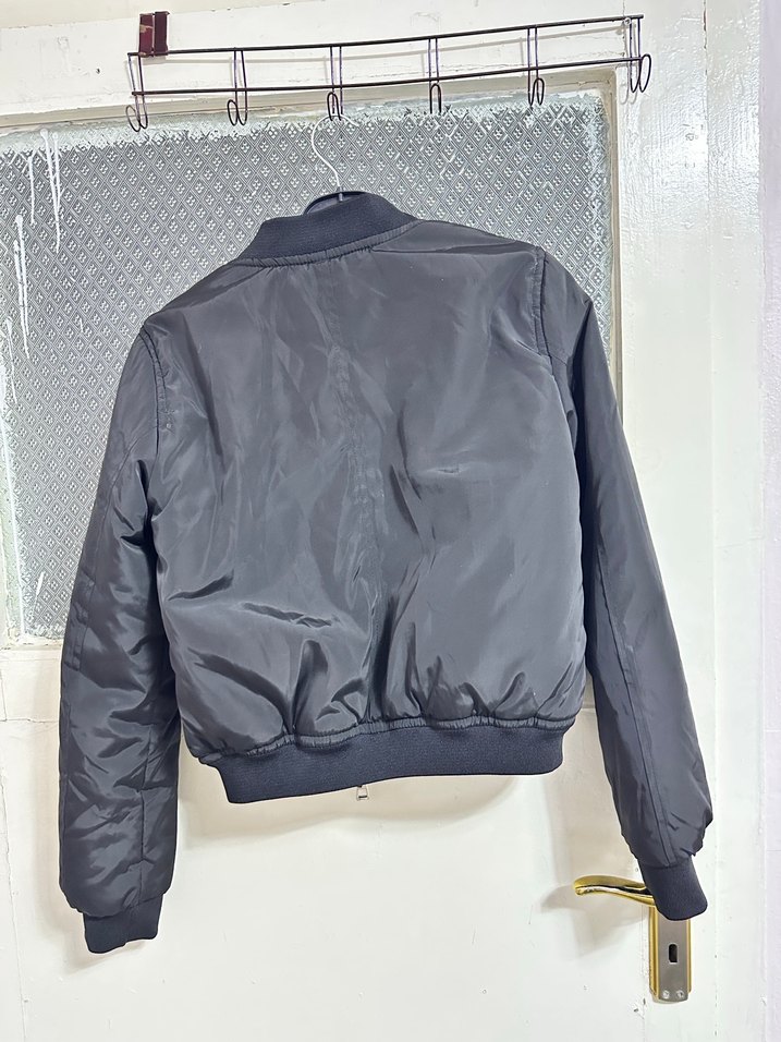 Siyah Kısa Fermuarlı Kadın Mont - Görsel 2