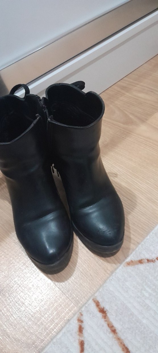 Siyah Deri  Topuklu Kadın Bot - Görsel 2