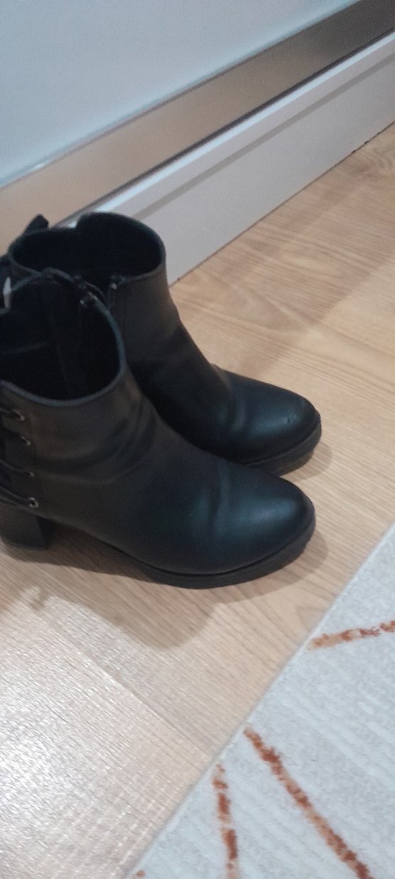 Siyah Deri  Topuklu Kadın Bot - Görsel 3