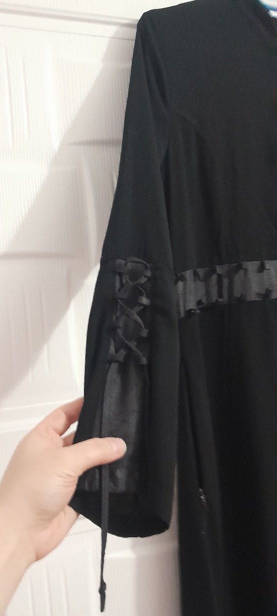 siyah deri detaylı ferace - Görsel 3