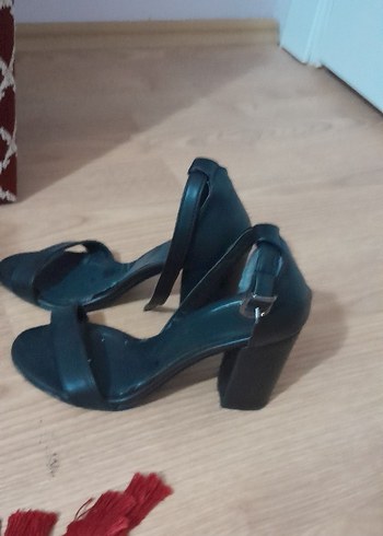 siyah bantlı  Topuklu Abiye Ayakkabı - Görsel 3