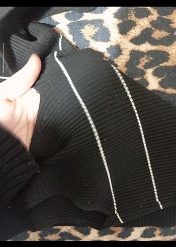 Siyah İnce Çizgili Balıkçı Yaka Triko Kazak - Görsel 2