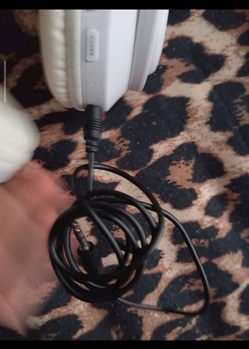 Beyaz Kulak Üstü Kulaklık - Görsel 2