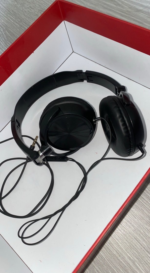 Siyah Kablolu Kulaklık - Görsel 2