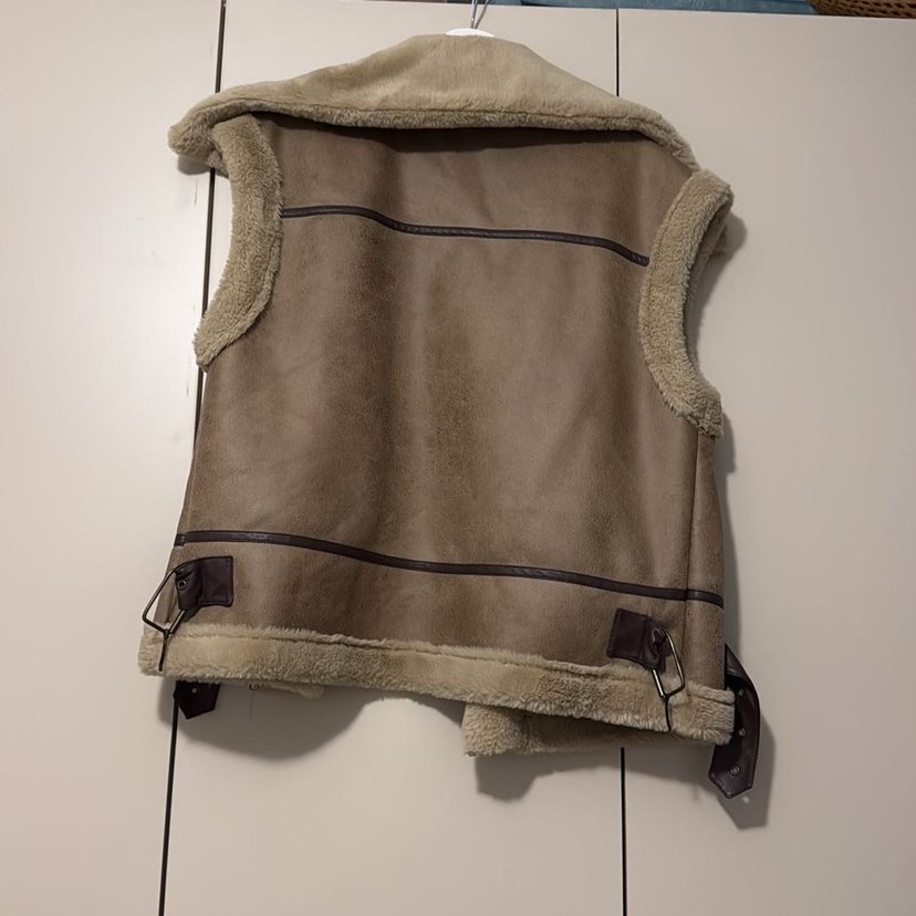 Kürk Detaylı Süet Kahverengi Kolsuz Ceket - Görsel 3