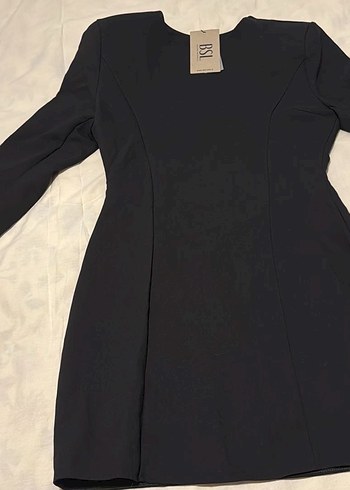 Zincir Detaylı V Yaka Midi Elbise - Görsel 3