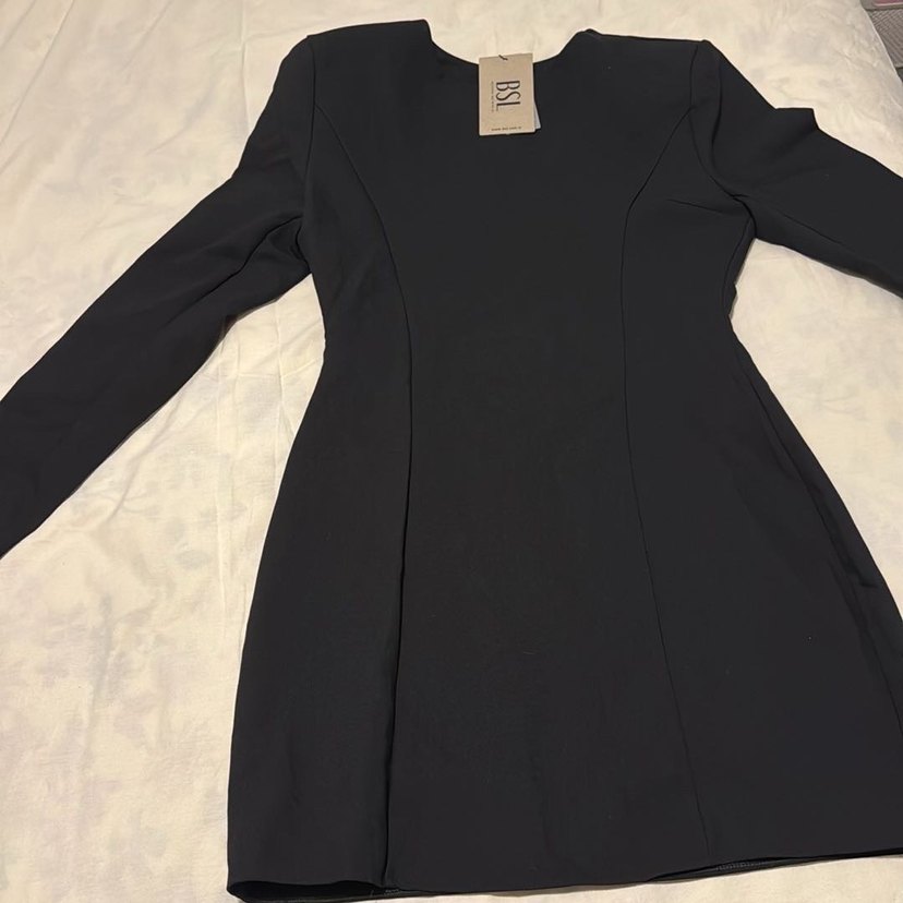 Zincir Detaylı V Yaka Midi Elbise - Görsel 3