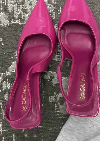 Parlak Pembe Stiletto Topuklu Kadın Ayakkabı - Görsel 3