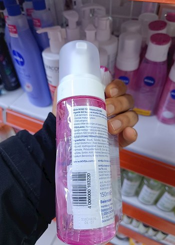 NIVEA Aqua Rose Yüz Temizleyici ve Tonik Seti - Görsel 2
