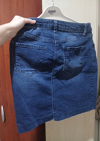 Kemer Detaylı Koyu Mavi Denim Mini Etek - Görsel 2