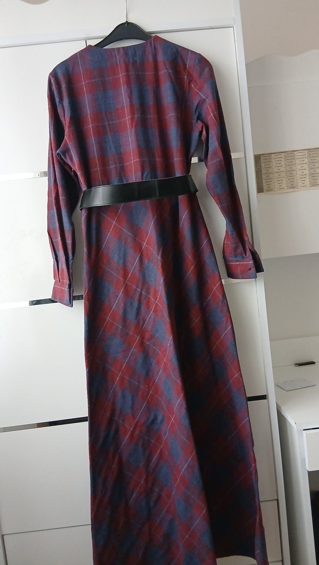 Bordo Kareli Uzun Elbise - Görsel 2