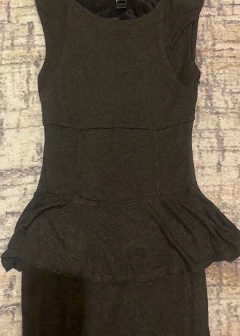 V Yaka Fırfırlı Gri Uzun Kadın Elbise - Görsel 4