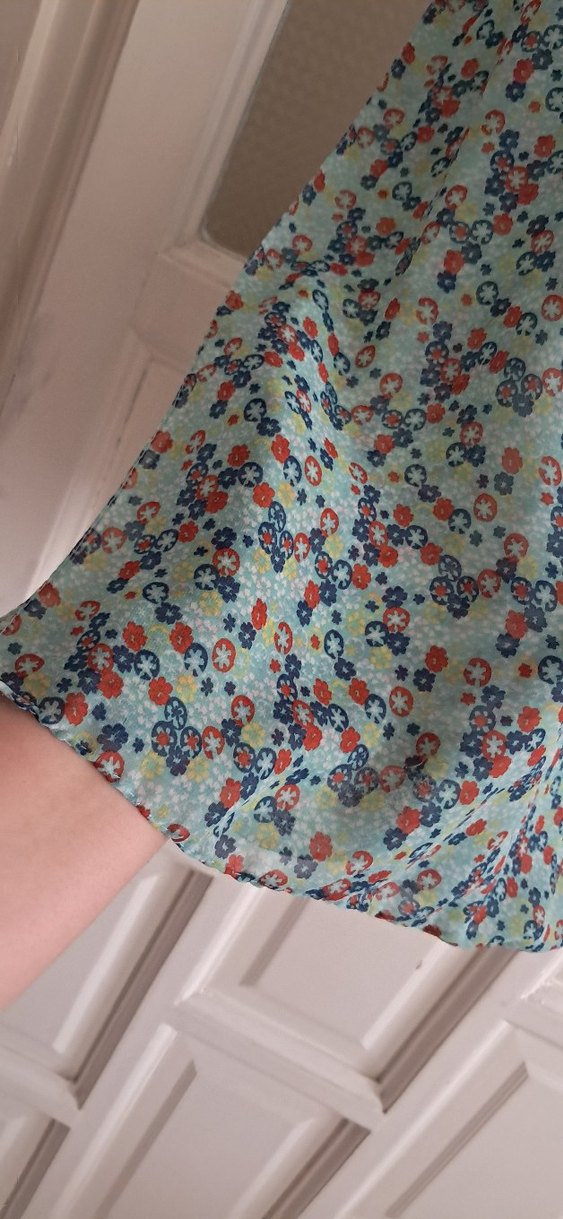 Mint Yeşili Çiçekli İpeksi Şifon şal — görsel 4/5