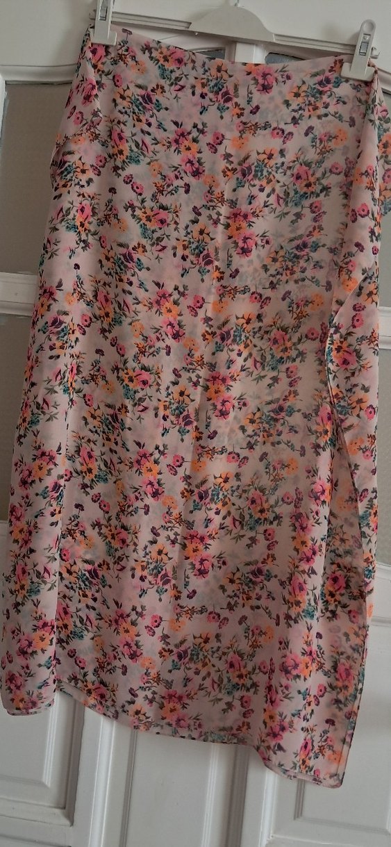 Pastel Çiçekli İpeksi Şifon Şal — görsel 5/5