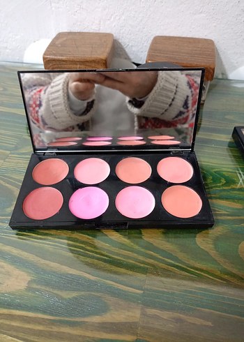 Revolution Ultra Blush Paleti - Görsel 2