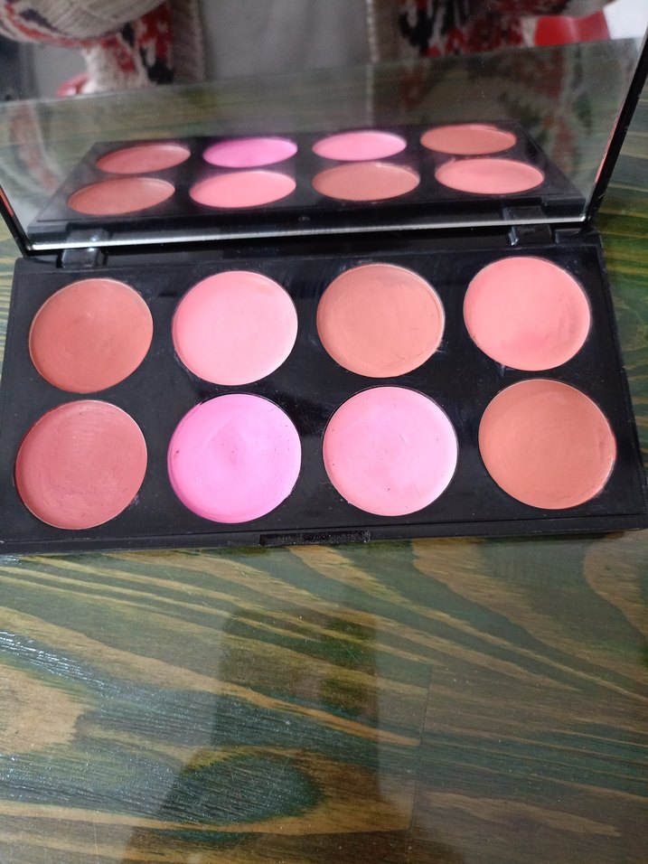 Revolution Ultra Blush Paleti - Görsel 3