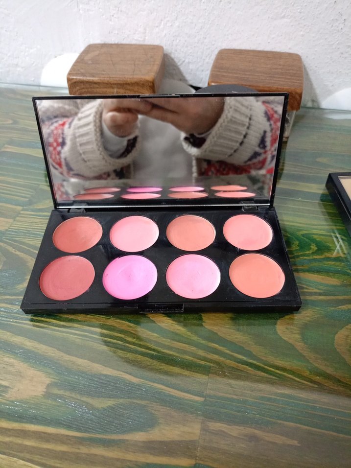 Revolution Ultra Blush Paleti - Görsel 2