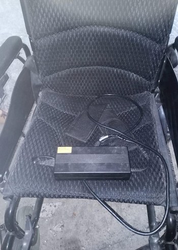 Kara Renk Elektrikli Engelli Tekerlekli Sandalye - Görsel 3