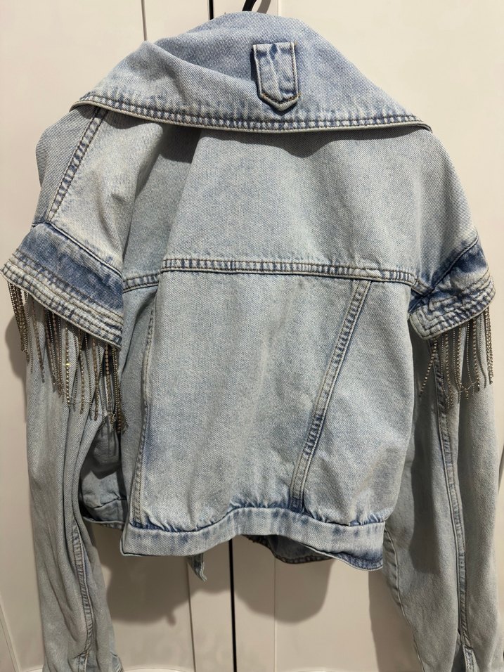 Zincir Detaylı Gri Kadın Denim Ceket - Görsel 3