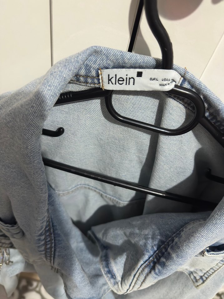 Zincir Detaylı Gri Kadın Denim Ceket - Görsel 2