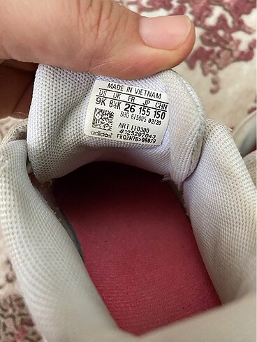 26 Beden beyaz Renk Adidas çocuk ayakkabısı