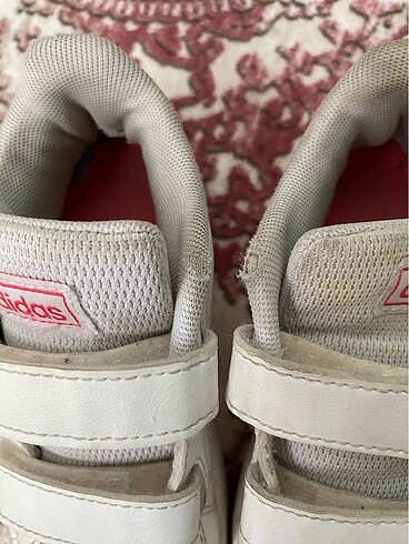 26 Beden Adidas çocuk ayakkabısı