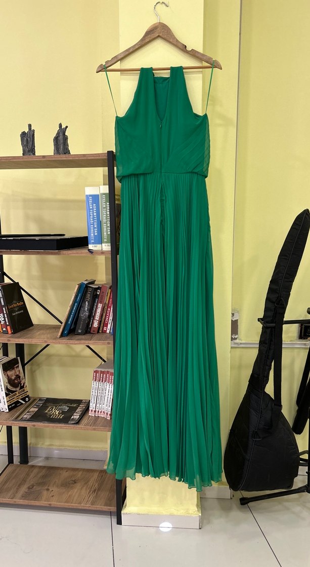 Yeşil Piliseli Uzun İpek Elbise - Görsel 3