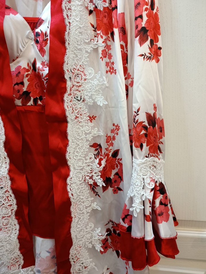 Kırmızı Çiçekli Midi Kadın Sabahlık - Görsel 4