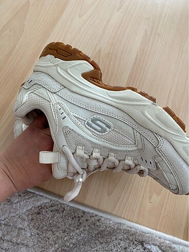 36 Beden Skechers spor ayakkabı